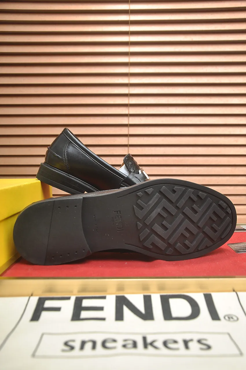 Men's shoes 💰500💶 [FENDI] The latest high-end men's shoes in Hong Kong! Original quality. The upper is made of imported cowhide material and cowhide lining! Super comfortable on the foot, original wear-resistant outsole, luxurious, fashionable, casual and versatile! Size: 38-45 (45 customized)